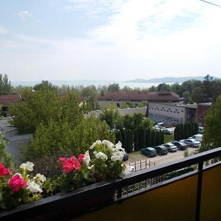 Liliom Apartments Balatonfuered מראה חיצוני תמונה